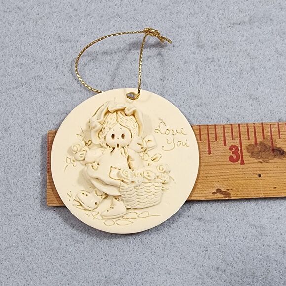 La Berge 1992 LOVE YOU Girl Basket of Flowers Christmas Tree Ornament Vintage - Picture 3 of 3